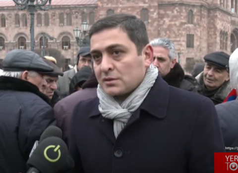 “Düşmən artıq İrəvanı tutmaqla hədələyir, hakimiyyət isə susmağa çağırır” – Soqomonyan