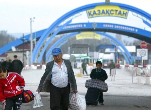 Qazaxıstandan yeni VİZA QAYDASI: Bu şəxslər ölkədə yalnız 90 gün qala biləcəklər