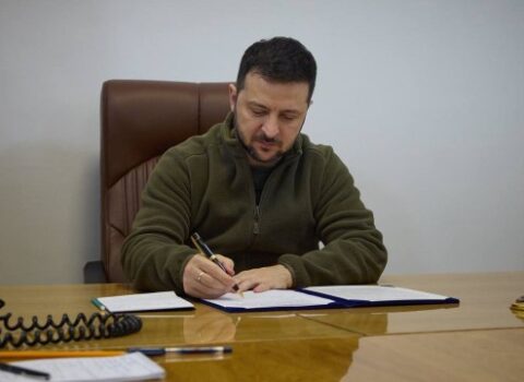 Zelenski rus şirkət və vətəndaşlarına sanksiya tətbiq etdi