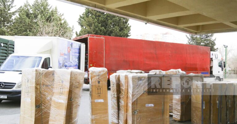 Bakıdan Türkiyəyə 127 TIR humanitar yardım göndərilib Bakıdan Türkiyəyə 127 TIR humanitar yardım göndərilib