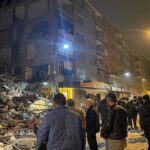 Diyarbakırda zəlzələ zamanı bina belə dağıldı – VİDEO