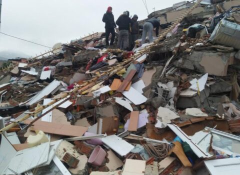Əmisi oğluna mesaj yazdı: 102 saatdan sonra xilas edildi – FOTO