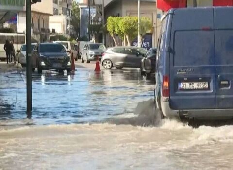 Zəlzələdən sonra İskenderunda dəniz səviyyəsi qalxdı – YENİLƏNİB / VİDEO