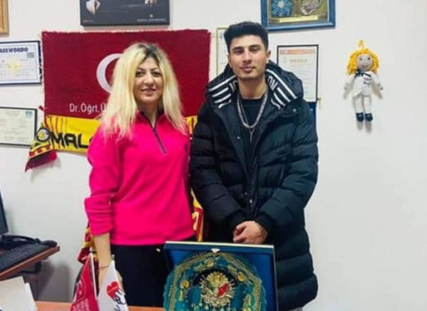 Dağıntı altında qalmış Şahin Vəliyevin anası danışdı: “Oradadır, betonu dağıda bilmirlər”