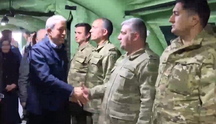 Hulusi Akar Azərbaycanın hərbi həkimlərinə təşəkkür etdi Hulusi Akar Azərbaycanın hərbi həkimlərinə təşəkkür etdi