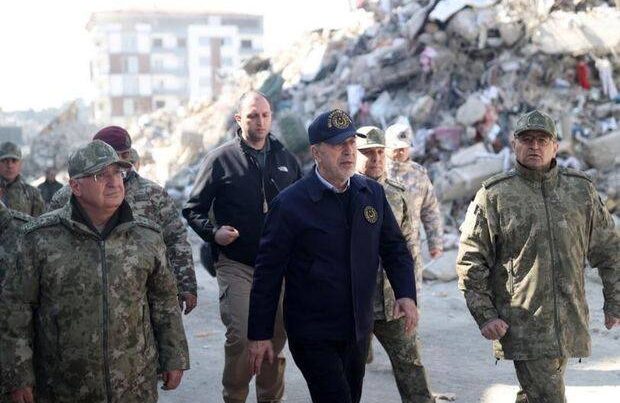 Hulusi Akar zəlzələ bölgəsində – FOTO Hulusi Akar zəlzələ bölgəsində – FOTO