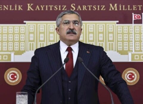 Zəlzələdə 11 qohumunu itirən deputat: “Kaş, evlərimizi möhkəm tikərdik”