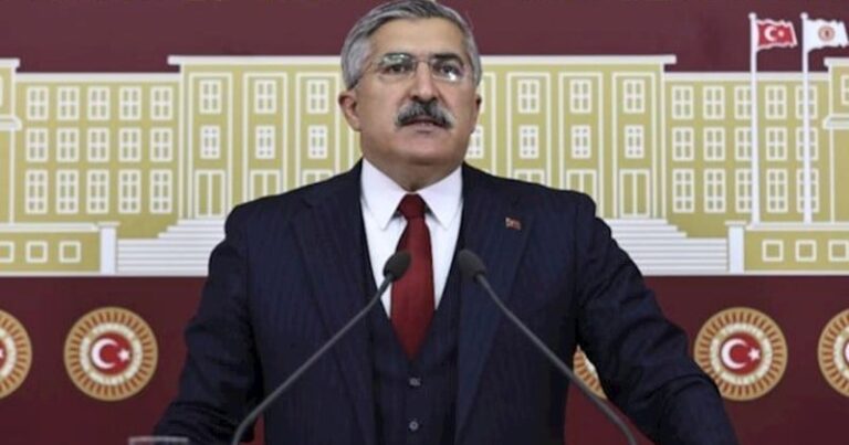 Zəlzələdə 11 qohumunu itirən deputat: “Kaş, evlərimizi möhkəm tikərdik” Zəlzələdə 11 qohumunu itirən deputat: “Kaş, evlərimizi möhkəm tikərdik”