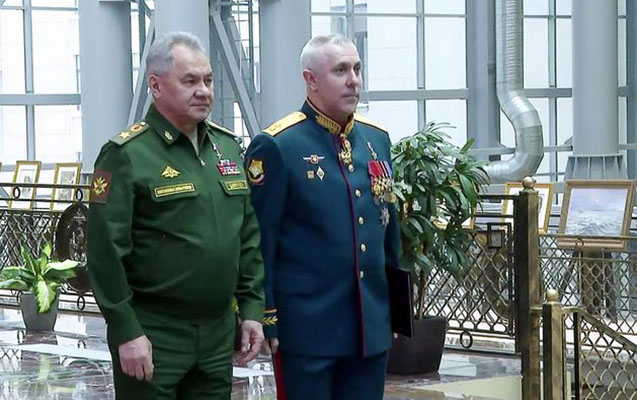 Şoyqu Rüstəm Muradova general-polkovnik rütbəsini təqdim etdi Şoyqu Rüstəm Muradova general-polkovnik rütbəsini təqdim etdi