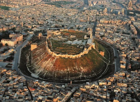 Hələb qalası zəlzələ nəticəsində DAĞILDI