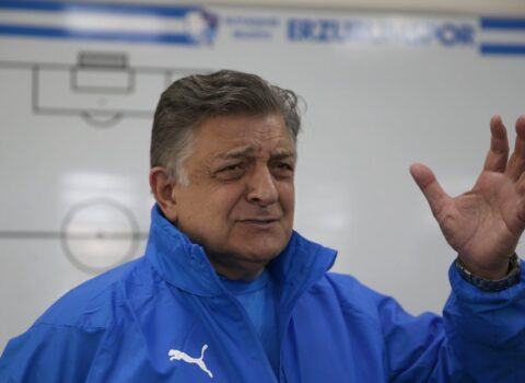 Yılmaz Vural futbolçusunun öldüyünü ağlayaraq açıqladı – VİDEO