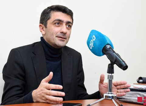 Tarixçi alim xanımı ilə Qarabağa ayrılmış 92 mini mənimsəyib