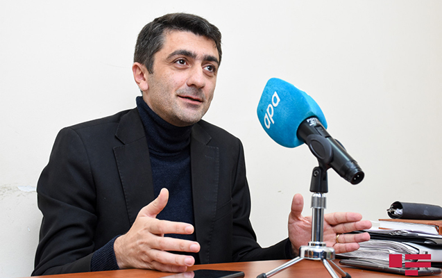 Tarixçi alim xanımı ilə Qarabağa ayrılmış 92 mini mənimsəyib Tarixçi alim xanımı ilə Qarabağa ayrılmış 92 mini mənimsəyib
