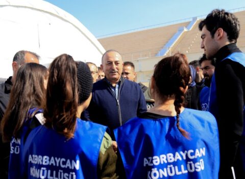 Çavuşoğlu Türkiyədə Azərbaycan könüllüləri ilə GÖRÜŞDÜ