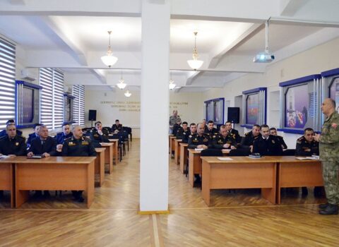 NATO-nun mobil qrupu Bakıda Azərbaycan hərbçilərinə təlim keçir