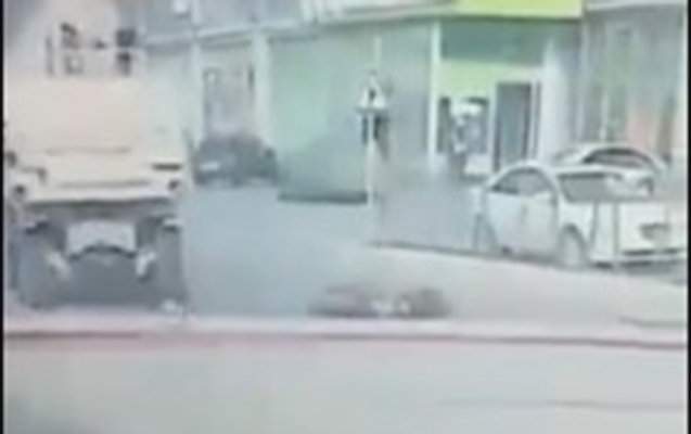Motosikletçi faciəvi şəkildə öldü – VİDEO Motosikletçi faciəvi şəkildə öldü – VİDEO