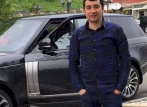 “Qurtuluş 93”ün sahibinin “Land Rover”lə 4 nəfəri öldürən kürəkəninin məhkəməsi başladı