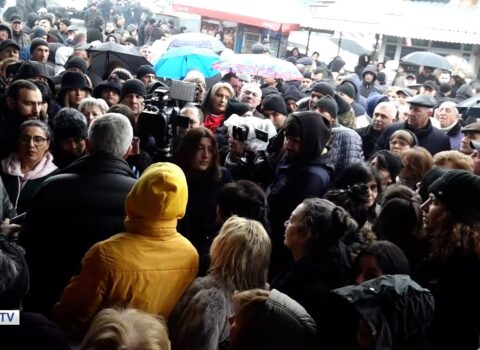 “Bakıya təslim olub Ermənistandan qaçaq” – İrəvanda ETİRAZLAR BAŞLADI – VİDEO