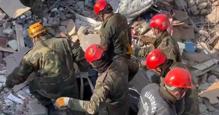 12 ölkə Türkiyədə axtarış-xilasetmə əməliyyatlarını DAYANDIRDI 12 ölkə Türkiyədə axtarış-xilasetmə əməliyyatlarını DAYANDIRDI