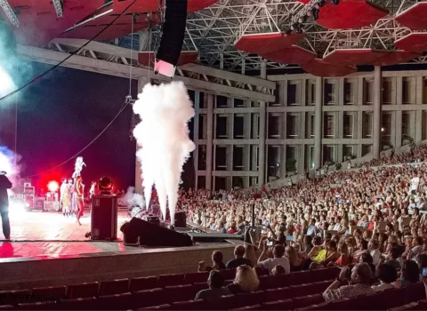 Rusiyada erməni konsert zamanı pilləkəndən yıxılaraq öldü – VİDEO