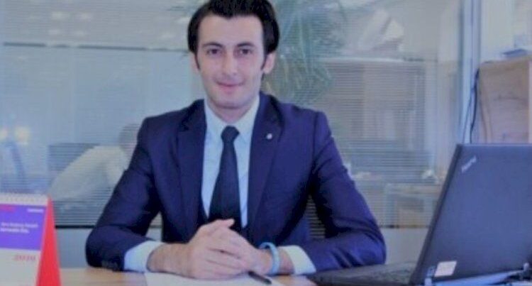 Gənc YAP-çı “Paşa Bank” və Gənclər Fonduna “atıb” – QALMAQAL Gənc YAP-çı “Paşa Bank” və Gənclər Fonduna “atıb” – QALMAQAL