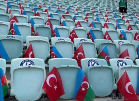 Bakı Olimpiya Stadionu Azərbaycan və Türkiyə bayraqları ilə bəzədilir – FOTO