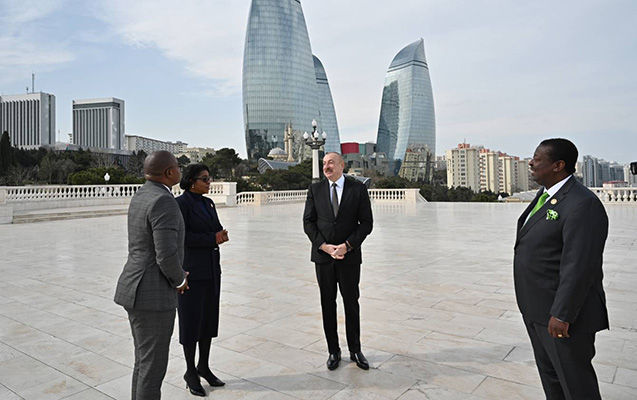 Prezident qonaqlarla Dağüstü parkda – FOTOLAR Prezident qonaqlarla Dağüstü parkda – FOTOLAR