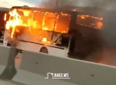 Bakıda sərnişin avtobusu yandı – VİDEO – YENİLƏNİB
