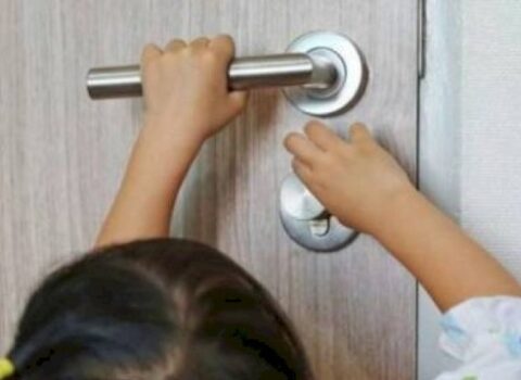 Köməksiz qalan azyaşlılar xilas edildi