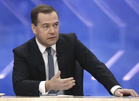 Medvedev ABŞ-nin dialoq təklifinə iki cümlə ilə CAVAB VERDİ
