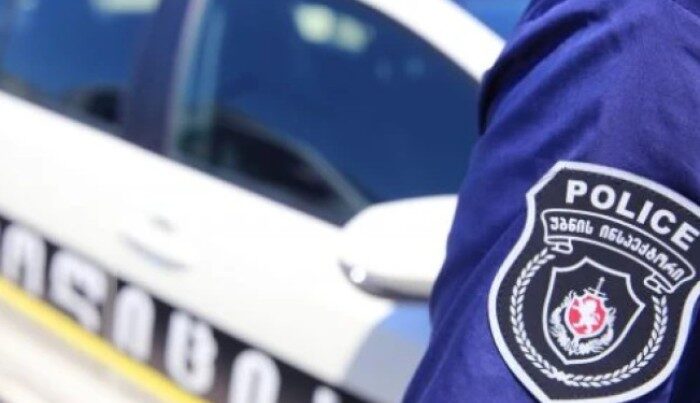 Gürcüstanda polis şöbədə özünü güllələdi Gürcüstanda polis şöbədə özünü güllələdi