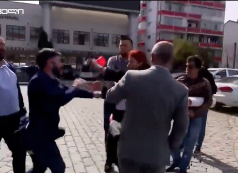 Saakaşvilinin tərəfdarları ilə “Gürcü arzusu”nun nümayəndələri arasında DAVA – VİDEO