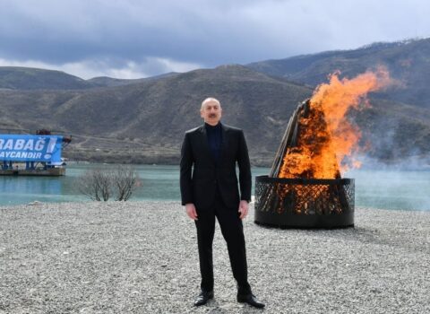 Prezident Talış kəndinə gəldi – Novruz tonqalını alovlandırdı