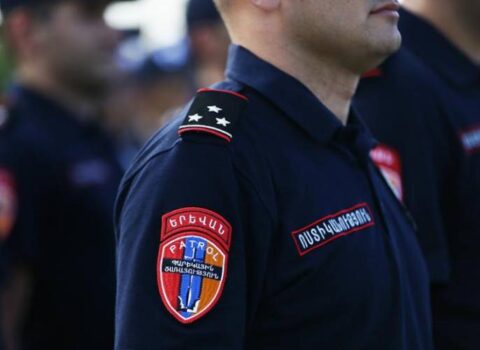 Erməni polis patrulu oğurluq edərkən YAXALANDI