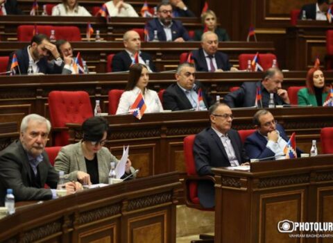 Parlamentdə dava salan erməni deputat saxlanıldı – YENİLƏNİB