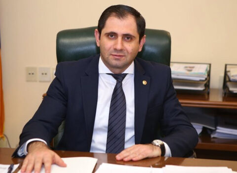 Ermənistan müdafiə naziri Azərbaycanla sərhəd məsələsinə toxundu