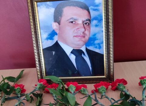 Faciəvi şəkildə ölən müəllimi şagirdləri yola saldı – FOTO