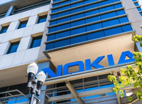 “Nokia” Bakıda laboratoriya AÇIR