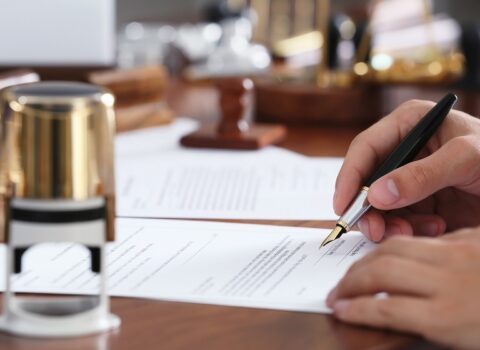 Özəl notarial xidmətlər lazımdırmı? – Hüquqşünas RƏYİ
