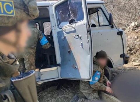 Rus sülhməramlıları insident olan ərazidə erməni silahlı təxribatçılarına yardım göstərir – FOTOFAKT