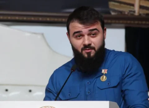 Kadırov qardaşı oğluna yüksək vəzifə VERDİ