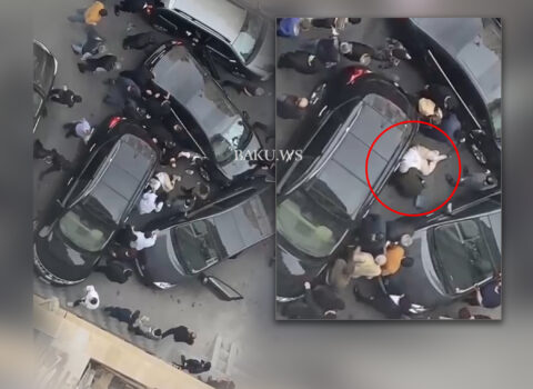 Bakıda dəhşət: Qadın maşının altında qaldı – VİDEO