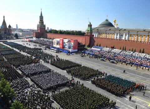 Putin daha bir ölkə liderini parada DƏVƏT ETDİ – FOTO