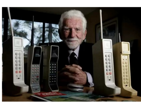 İlk mobil telefon zəngindən 50 İL KEÇİR