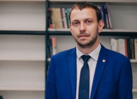“Paşinyan əsgərin döyülməsinə görə cavab verməlidir” – Rusiyalı politoloq