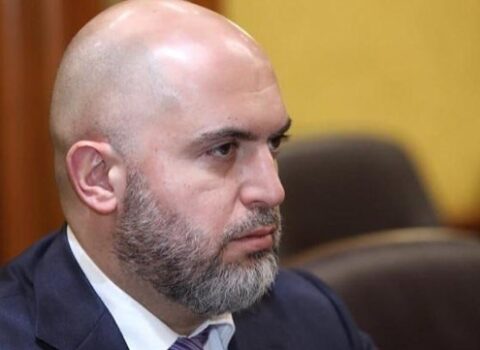 “Aram Nikolyan bayrağı əcəb edib yandırıb”