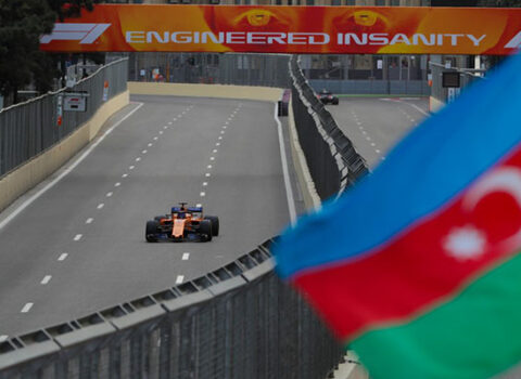 Formula 1: Hökumət evinin qarşısında paddok quraşdırılır – FOTO