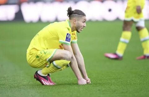 Futbolçu oruc tutduğuna görə komandadan kənarlaşdırıldı