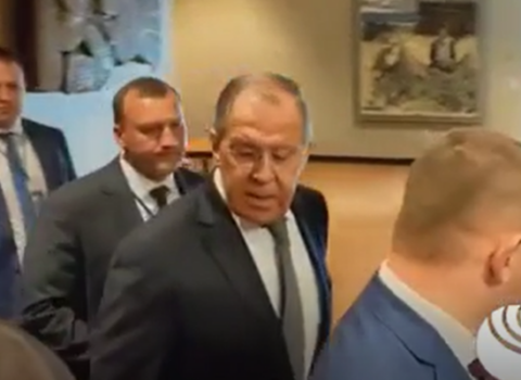 Lavrov jurnalistin sualına komplimentlə cavab verdi – “Gözəl libasınız var” / VİDEO