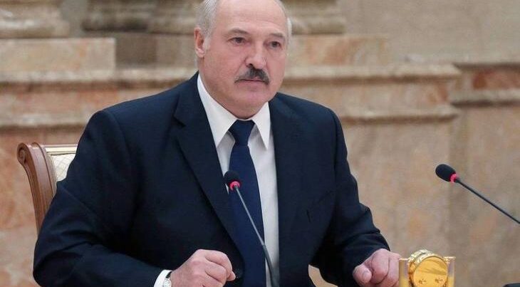 Lukaşenko: “Həm azərbaycanlılar, həm də ermənilər doğmadırlar”